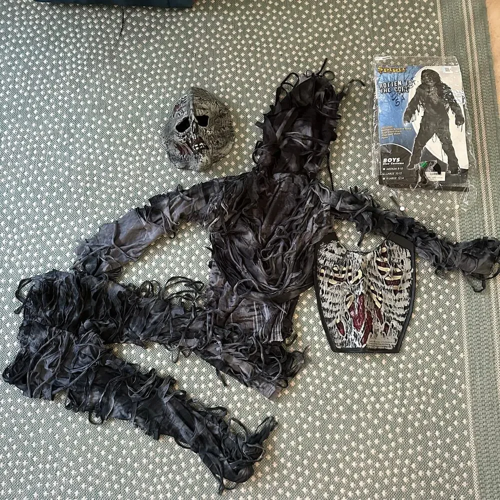 Spirit Halloween Store kids rotten